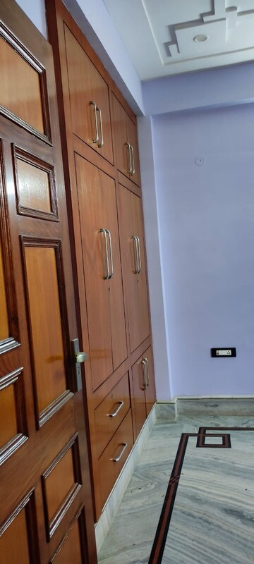Furnished Amenities in 3 BHK Builder Floor at BPTP Park Central, Sector 85 – for Sale