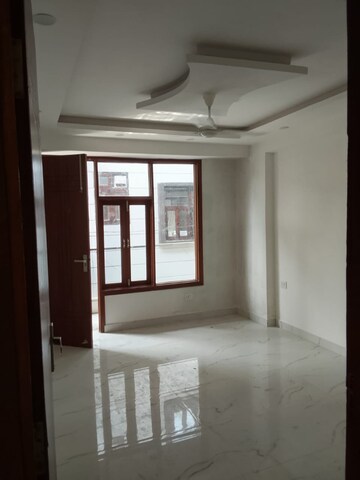 Room in 3 BHK Builder Floor at Chattarpur – for Sale