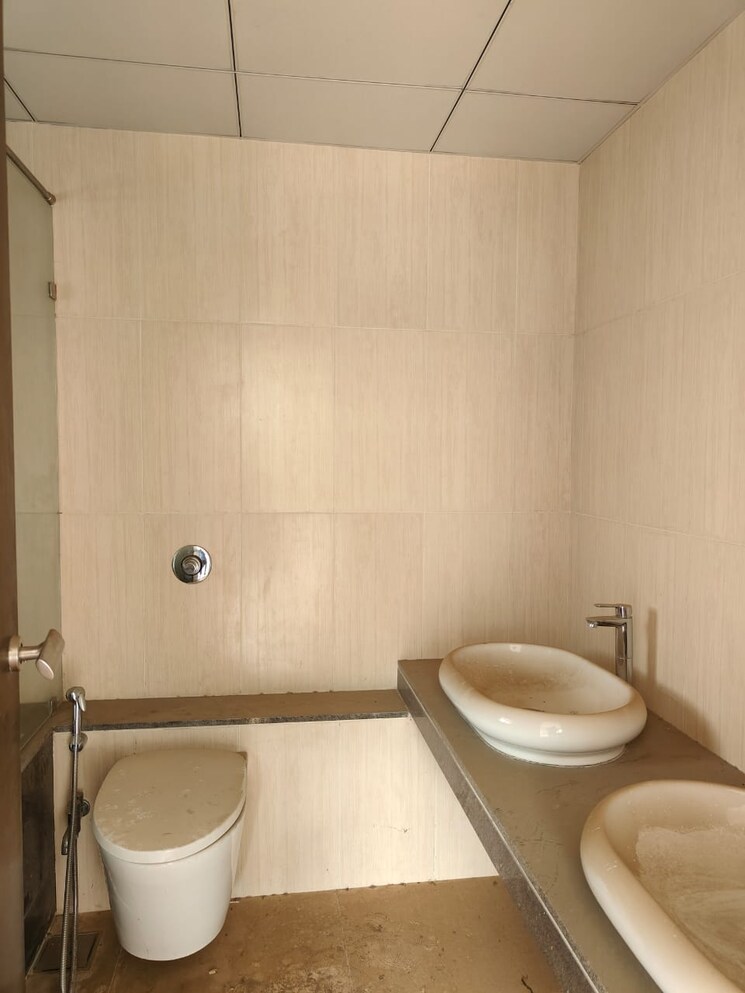 Bathroom, gera-isle-royale 5 Bedroom 2400 Sq.Ft. Apartment In Bavdhan Pune 7589589