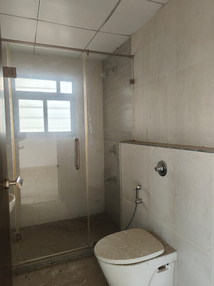 Bathroom, gera-isle-royale 5 Bedroom 2400 Sq.Ft. Apartment In Bavdhan Pune 7589589