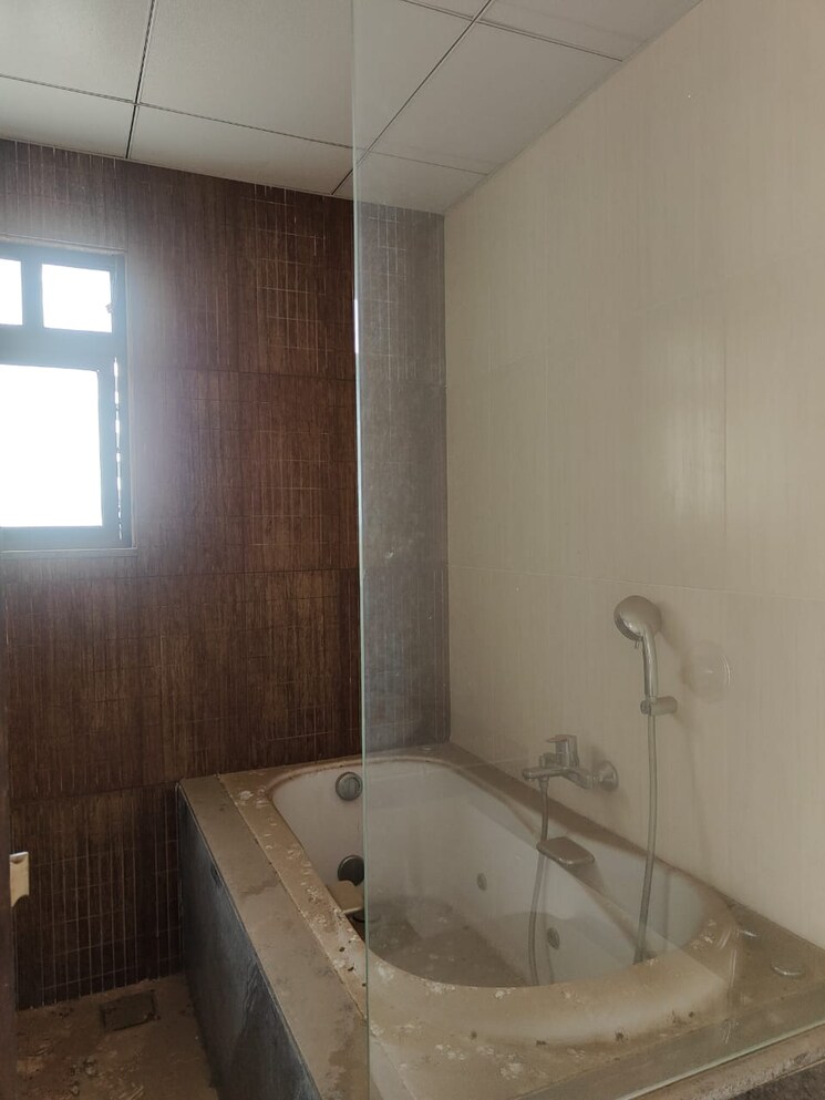 Bathroom, gera-isle-royale 5 Bedroom 2400 Sq.Ft. Apartment In Bavdhan Pune 7589589