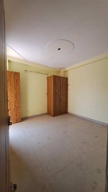 Room in 3 BHK Builder Floor at Kritak Modern Apartments, Sector 73 – for Sale
