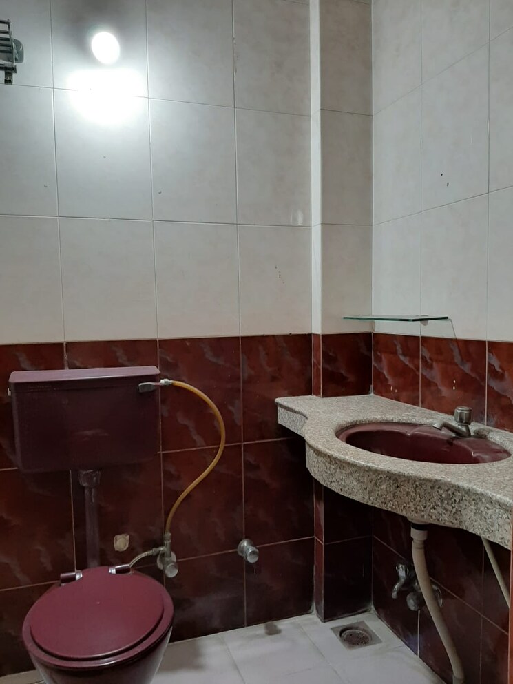 Bathroom, silver-niche-apartment 2 Bedroom 1100 Sq.Ft. Apartment In Santacruz West Mumbai 7589920