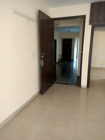 Room in 3 BHK Apartment at Agrasain Spaces Aagman, Sector 70 – for Sale