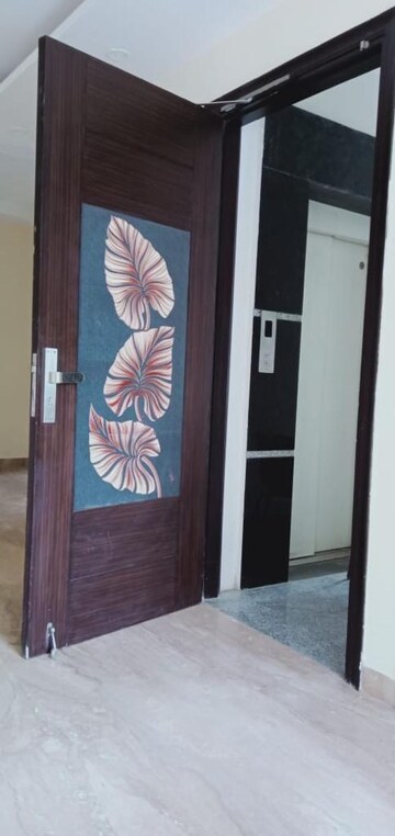 Building Lobby in 6+ BHK Independent House at Sector 55 – for Sale