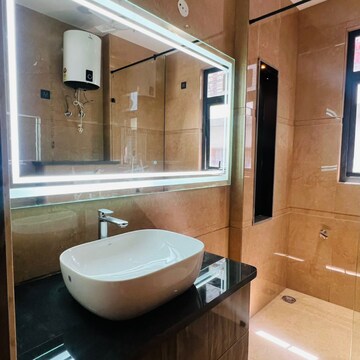 Bathroom in 3.5 BHK Builder Floor at Ansal Oriental Homes, Sector 57 – for Sale