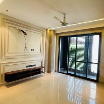 Room in 3.5 BHK Builder Floor at Ansal Oriental Homes, Sector 57 – for Sale
