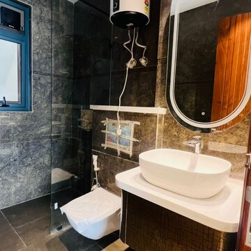 Bathroom in 3.5 BHK Builder Floor at Ansal Oriental Homes, Sector 57 – for Sale