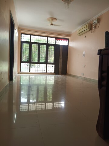 Room in 3 BHK Builder Floor at Ardee City, Sector 52 – for Sale