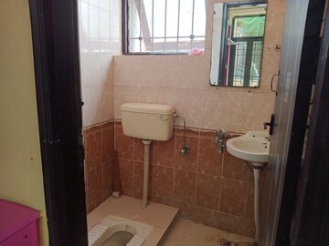 Bathroom in 3 BHK Builder Floor at Ardee City, Sector 52 – for Sale
