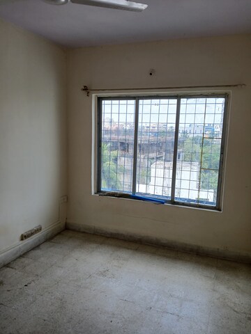 Room in 1 BHK Apartment at Vakola – for Sale