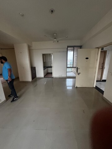 Room in 2 BHK Apartment at Pioneer Park Phase 1, Sector 61 – for Sale