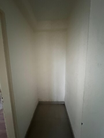 Room in 2 BHK Apartment at Pioneer Park Phase 1, Sector 61 – for Sale