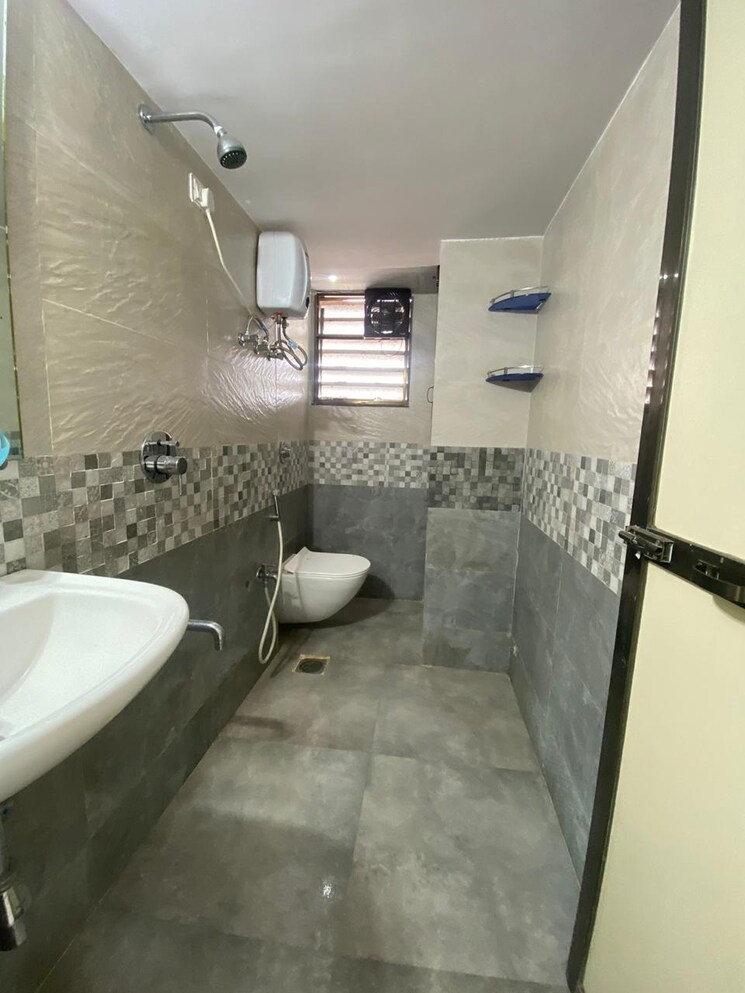 Bathroom, gala-one-panchpakhadi 2 Bedroom 800 Sq.Ft. Apartment In Panch Pakhadi Thane 7590688