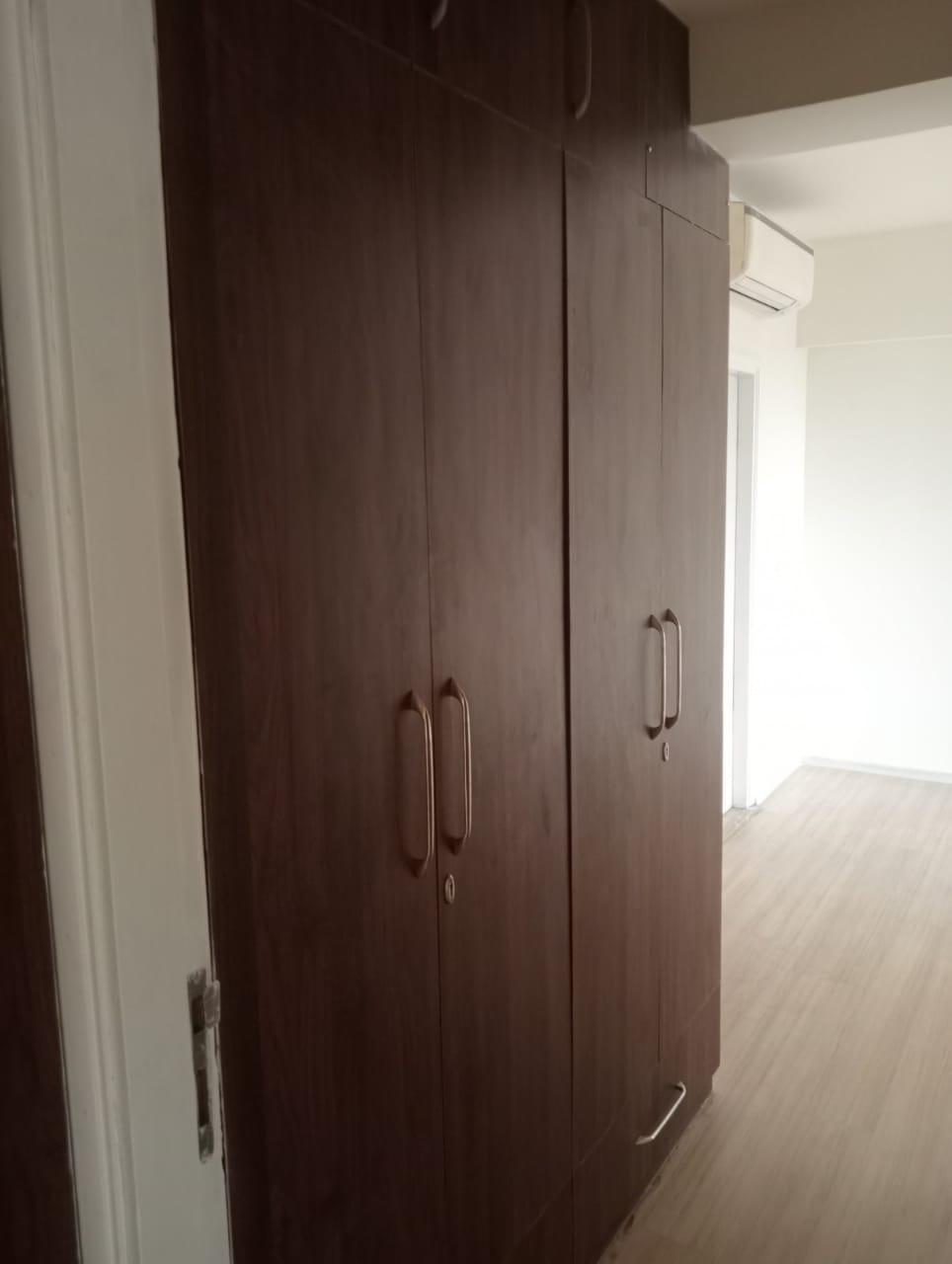 3 BHK + Servant Room Apartment For Sale in DLF New Town Heights II