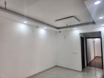 Room in 3 BHK Apartment at Rishita Manhattan, Gomti Nagar – for Sale