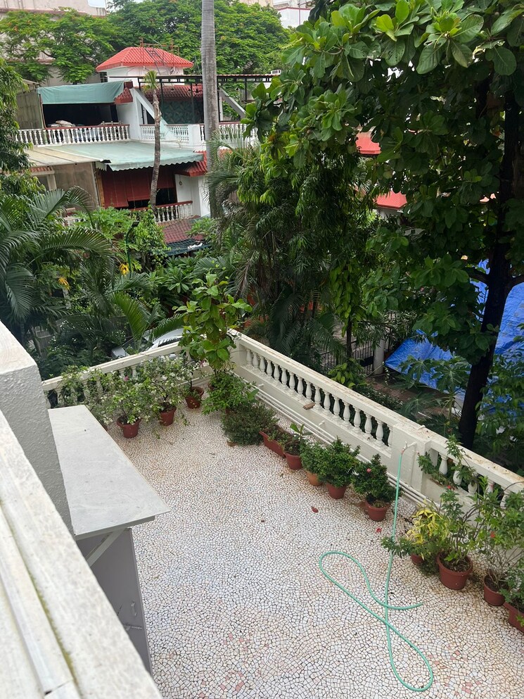 Balcony, yari road 4 Bedroom 5000 Sq.Ft. Villa In Yari Road Mumbai 7591004