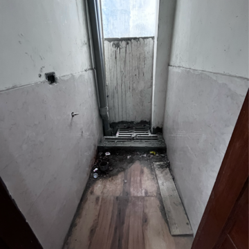 Building Lobby in 3 BHK Builder Floor at Sector 104 – for Sale