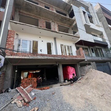 3 BHK Builder Floor – Exterior View View at Sector 63a - for Sale
