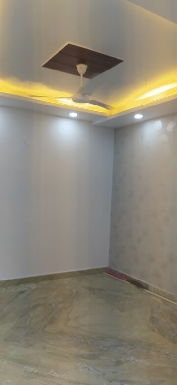Room in 3 BHK Builder Floor at Panchsheel Vihar – for Sale