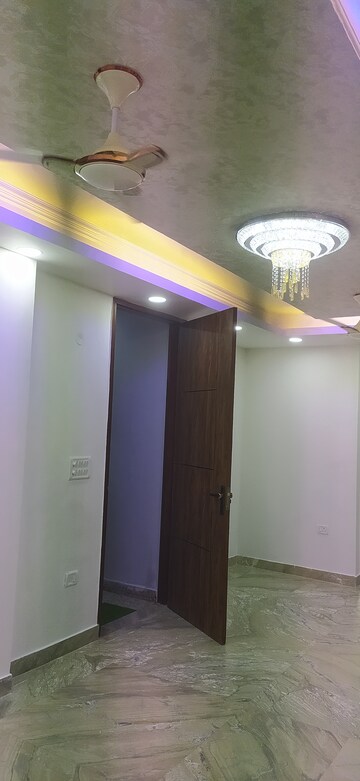 Room in 3 BHK Builder Floor at Panchsheel Vihar – for Sale