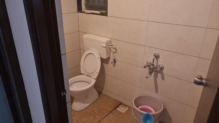 Bathroom, simpli-city 2.5 Bedroom 747 Sq.Ft. Apartment In Handewadi Pune 7591438