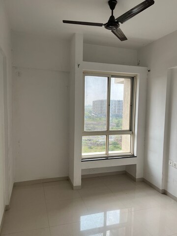 Room in 1.5 BHK Apartment at Nyati Evita, Dhanori – for Sale