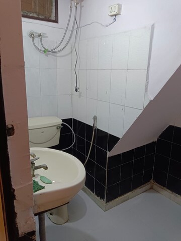 Bathroom in 1 BHK Builder Floor at Lajpat Nagar – for Rent