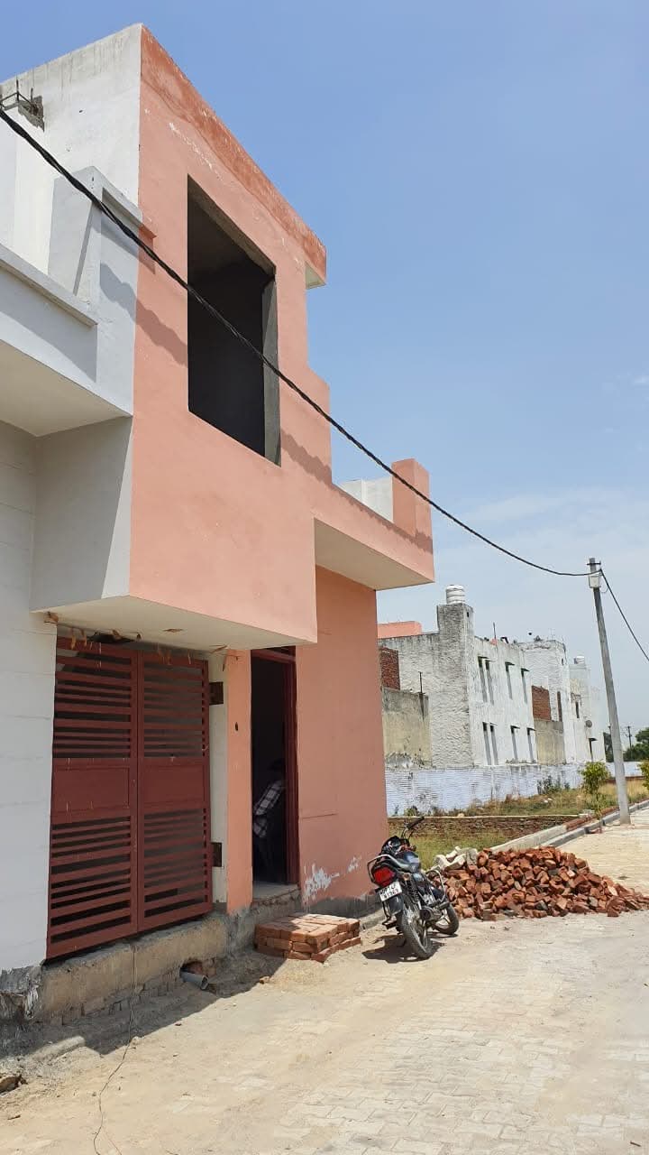 Resale 119 Sq.Yd. Plot in Dadri Main Road Greater Noida 7592186