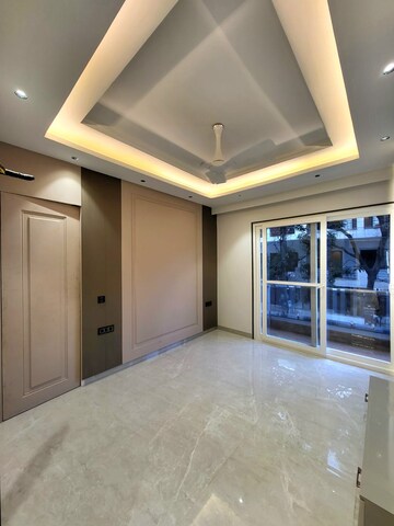 Room in 3 BHK Builder Floor at Unitech South City 1, South City 1 – for Sale