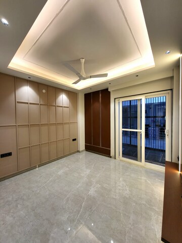 Room in 3 BHK Builder Floor at Unitech South City 1, South City 1 – for Sale