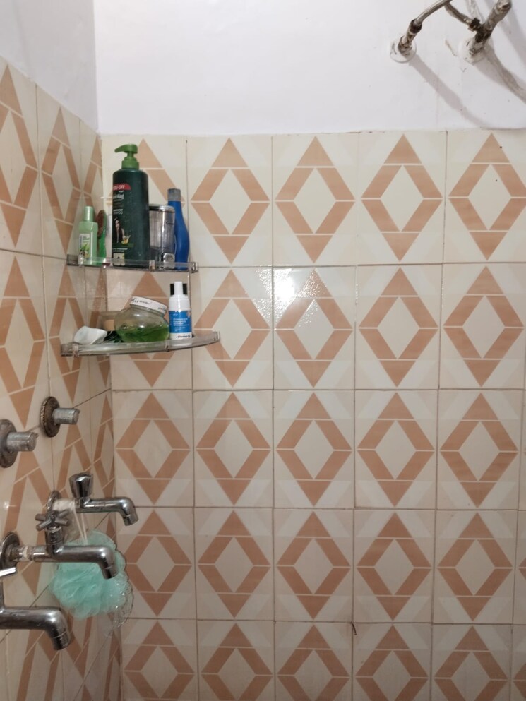 Bathroom, laxman vihar 2 Bedroom 675 Sq.Ft. Independent House In Laxman Vihar Gurgaon 7593041