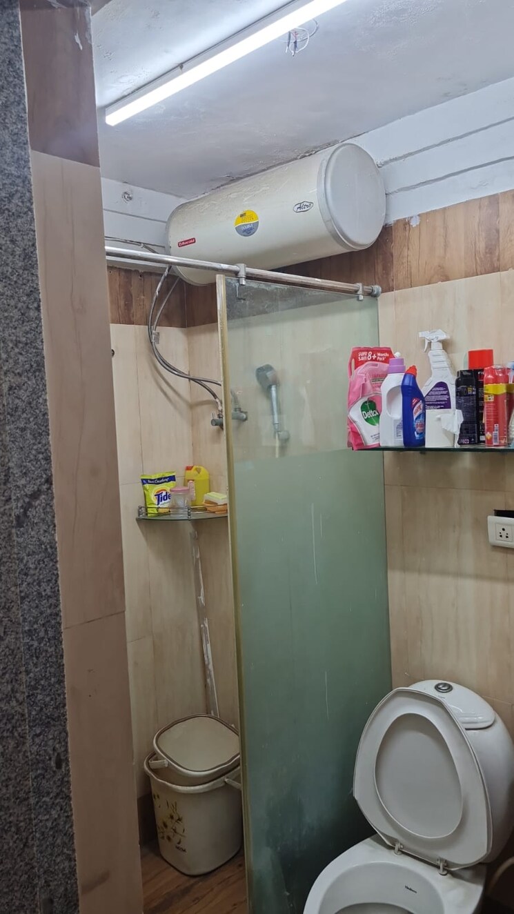 Bathroom, magnum-tower 2 Bedroom 733 Sq.Ft. Apartment In Parel Mumbai 7593337