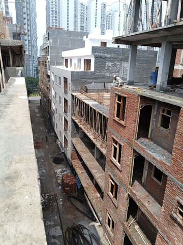 Terrace in 3 BHK Builder Floor at Noida Central – for Sale