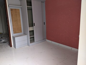 Room in 2 BHK Builder Floor at Sector 104 – for Sale