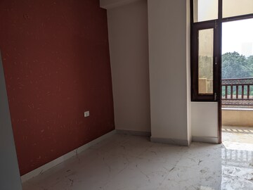 Room in 2 BHK Builder Floor at Sector 104 – for Sale