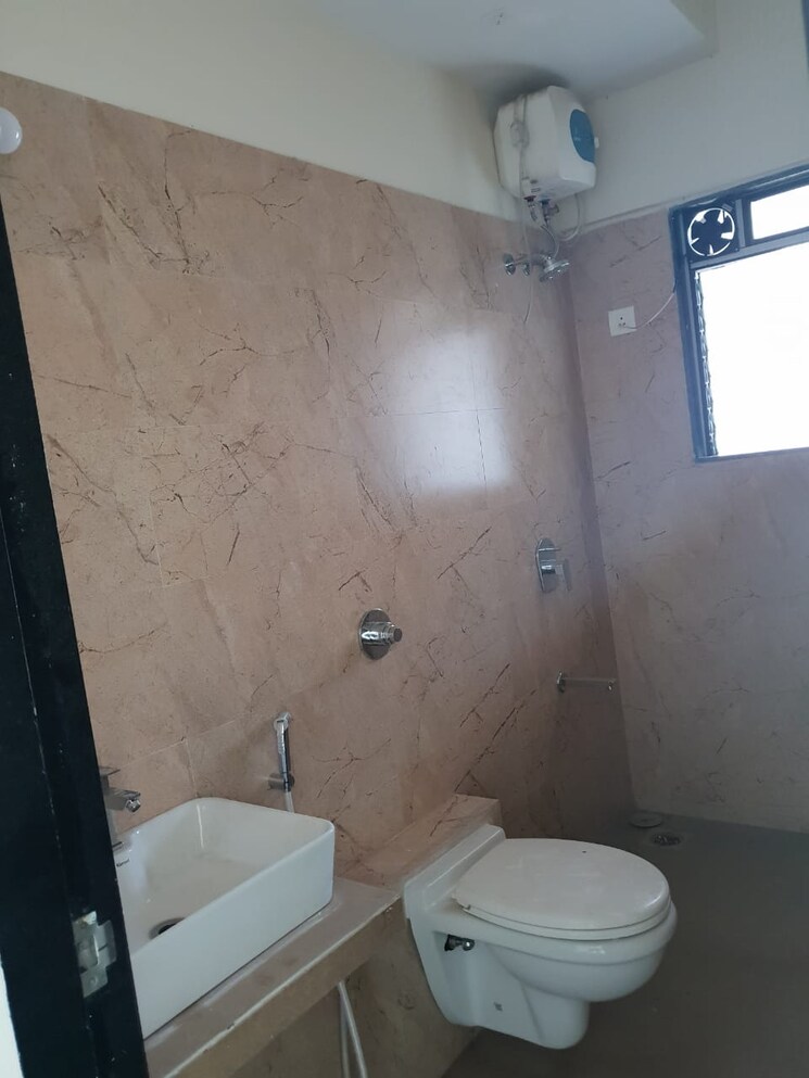 Bathroom, dosti-planet-north 2 Bedroom 717 Sq.Ft. Apartment In Shilphata Thane 7593717