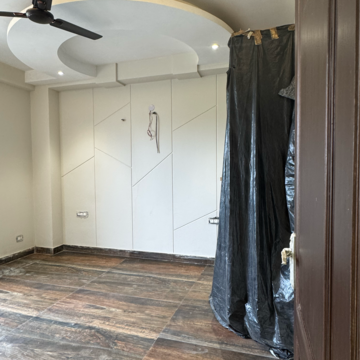 Room in 3 BHK Builder Floor at Sector 57 – for Sale