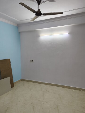 Room in 2 BHK Builder Floor at Mahavir Enclave – for Sale