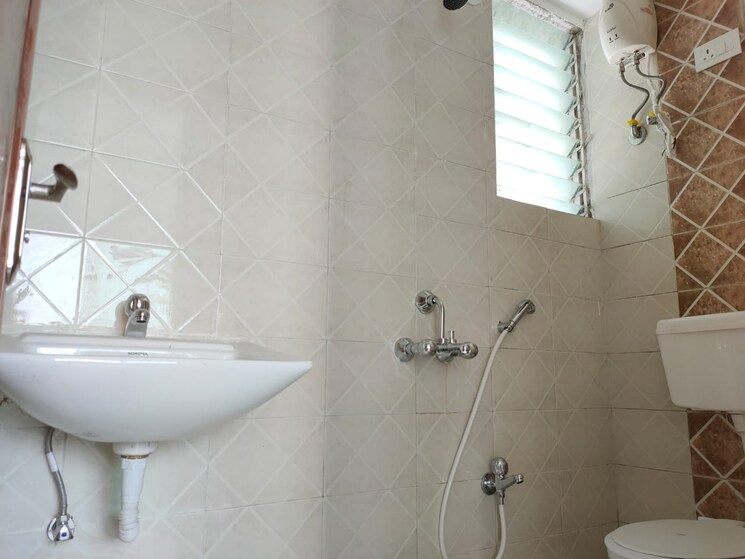 Bathroom, hiraco-eminence 1 Bedroom 688 Sq.Ft. Apartment In Mira Road Thane 7594016