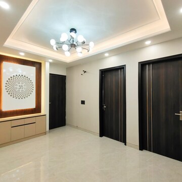 Room in 3.5 BHK Builder Floor at Adani Samsara Vilasa, Sector 63 – for Sale