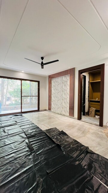 Bedroom in 4 BHK Builder Floor at Auram Floor, South City 2 – for Sale
