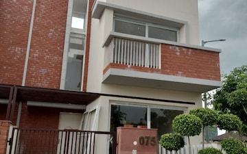 2.5 BHK Villa For Sale in Panchkula Urban Estate