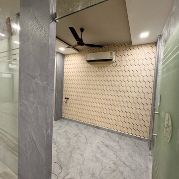 Room in 3 BHK Apartment at Pachpedi Naka – for Sale