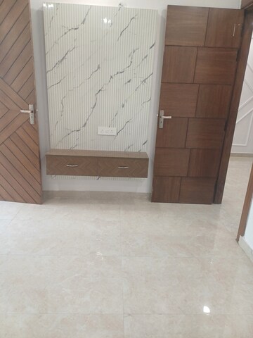 Room in 3 BHK Builder Floor at Fidato Honour Homes, Sector 89 – for Sale