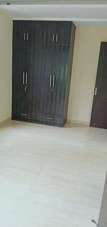 Room in 6+ BHK Independent House at Sector 57 – for Sale
