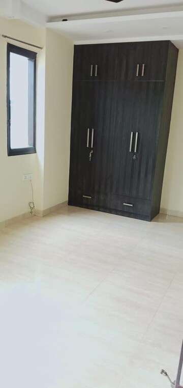 Room in 6+ BHK Independent House at Sector 57 – for Sale