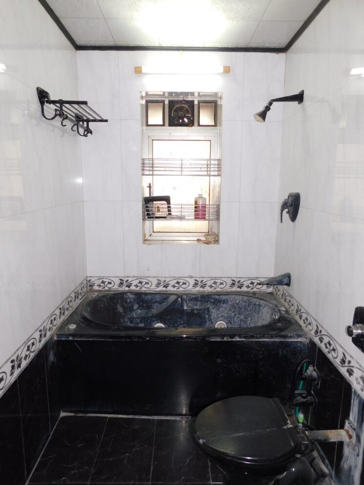 Attached Bathroom, akshay-girikunj-apartment 4 Bedroom 1610 Sq.Ft. Apartment In Andheri West Mumbai 7595593