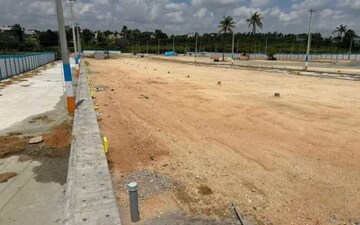 Plot For Sale in Tavarekere