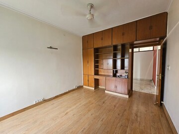 Room in 3 BHK Apartment at Sonia Vihar – for Sale